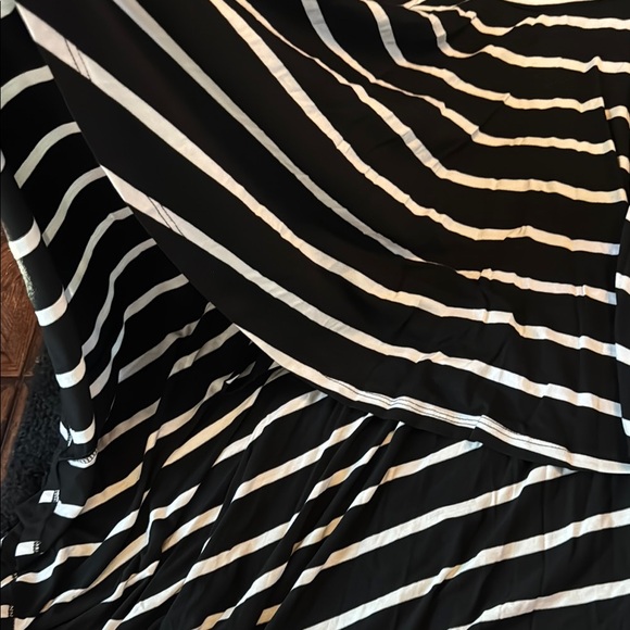 Black‎ and White Striped Women's Skirt - Picture 2 of 3